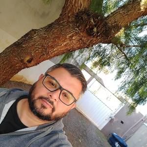 Meet your Posher, Augusto